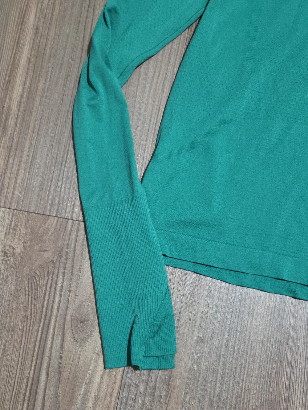 Lululemon Crew Neck Women's Top in Teal